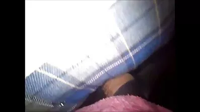 মাস্টার দক্ষতার সাথে এক ঘন্টার জন্য মেয়েদের বাংলাচুদাচুদি চুদবে