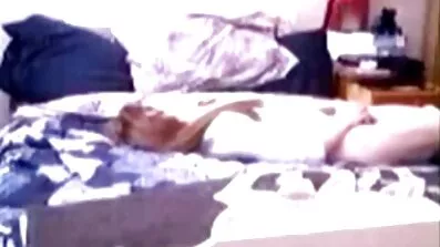 তার স্বামী দরজার বাইরে থাকাকালীন বাংলাচুদাচুদি ভিডিও মালিশ একজন চমৎকার মহিলাকে চুদছে।